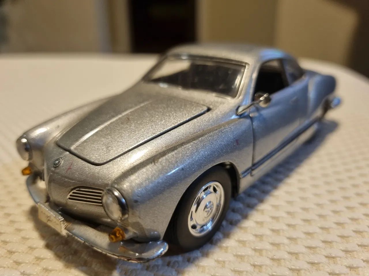 Miniatura Volkswagen Karmann Ghia 1966 (SS 5742) - Foto 3