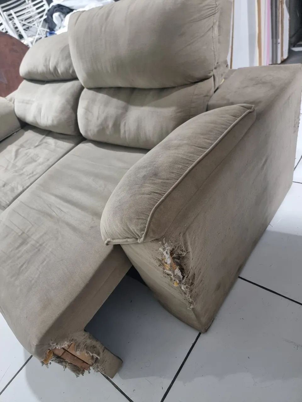 Sofa retratil estrutura boa - Foto 3