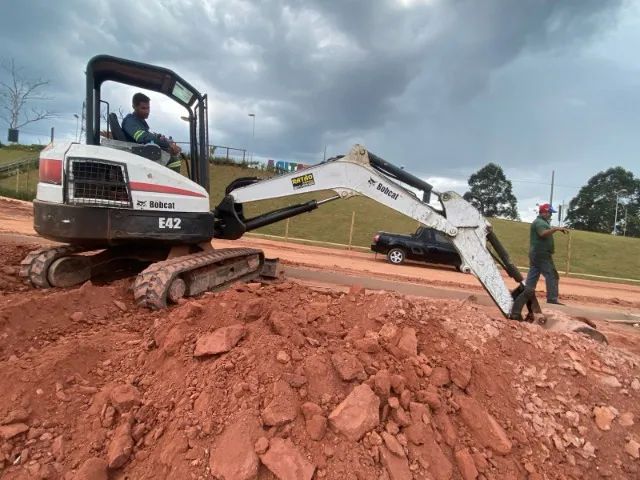 Mini Carregadeira Bobcat E42