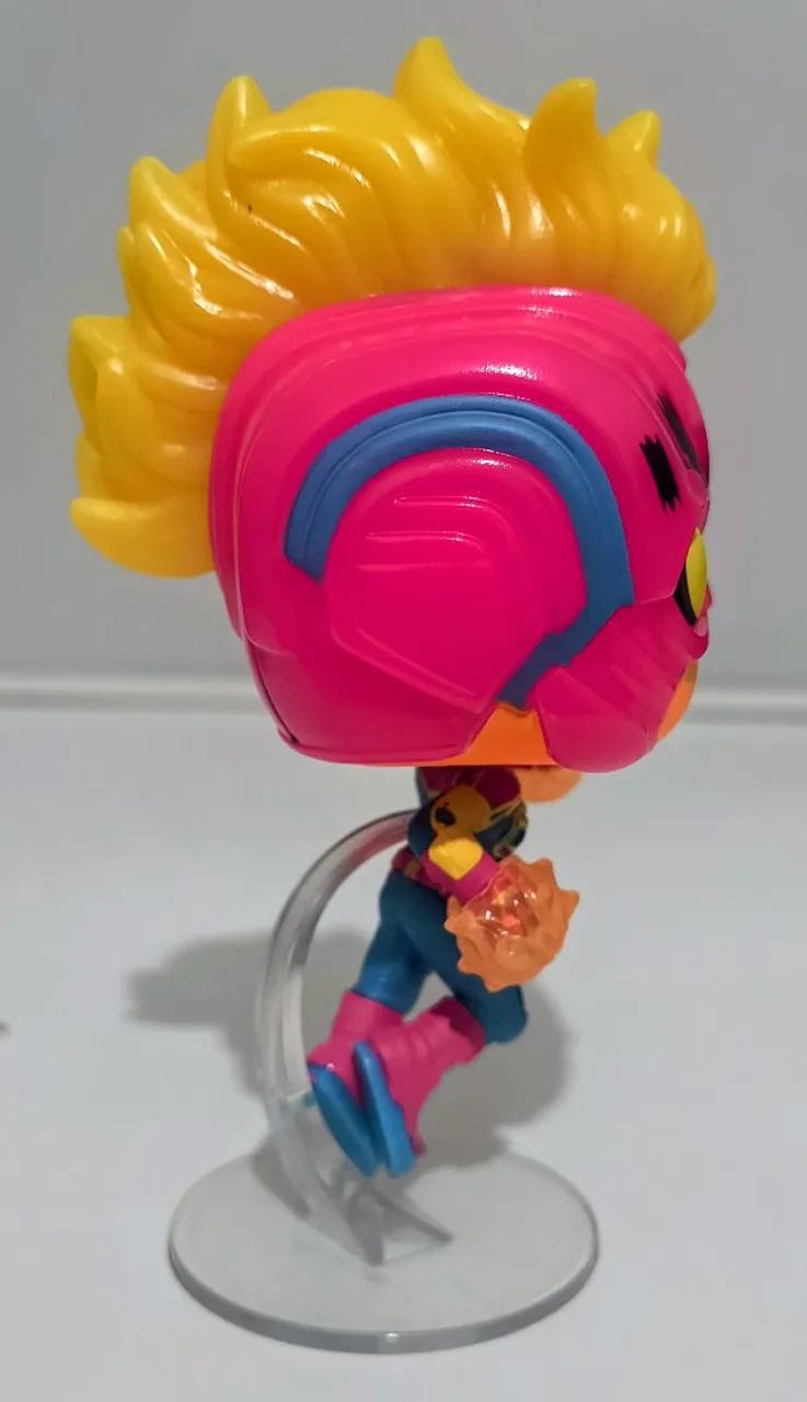 Funko Captain Marvel Special Edition - Foto 5