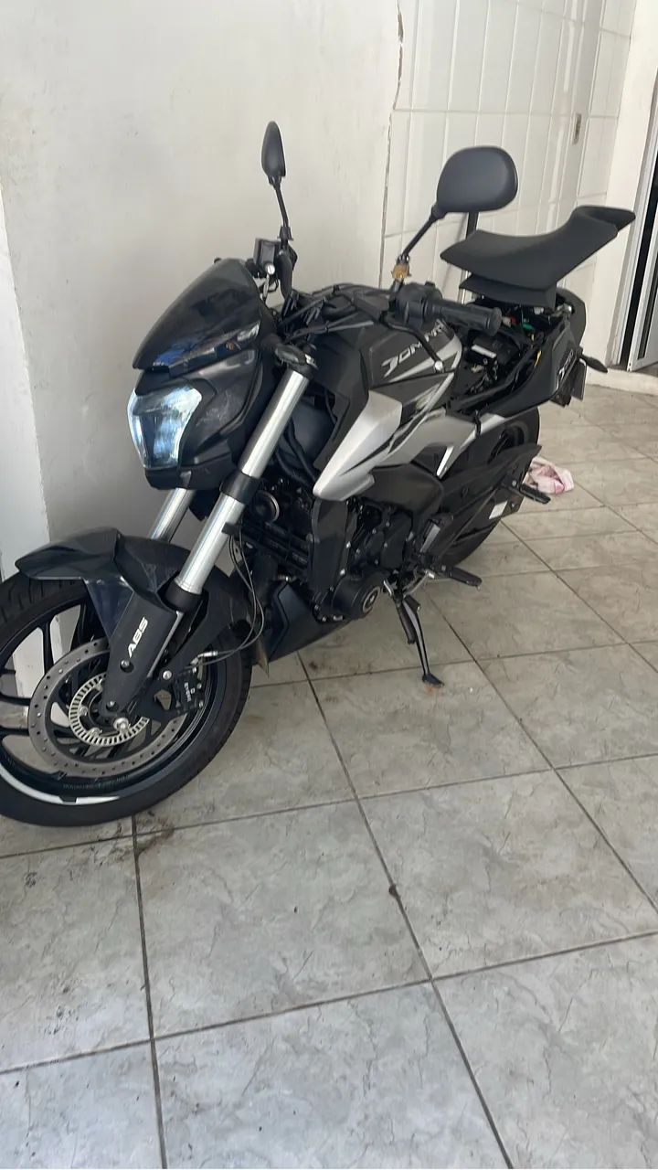 Bajaj dominar 250 