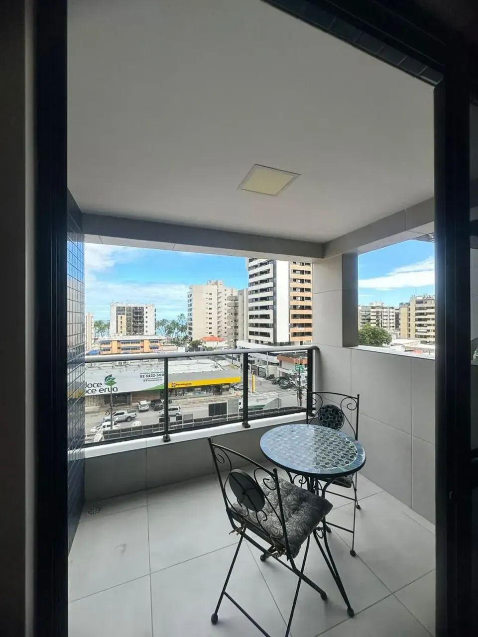 Quarto e sala mobiliado com varanda no EDF TIME - Ponta Verde - Maceió - Foto 4