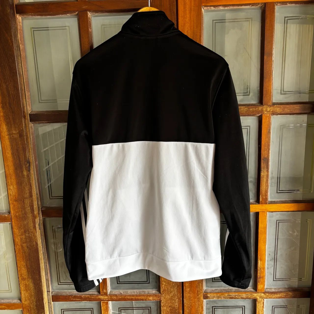 Agasalho Adidas Back 2 Basics 3 Stripes Preto e Branco - Foto 2