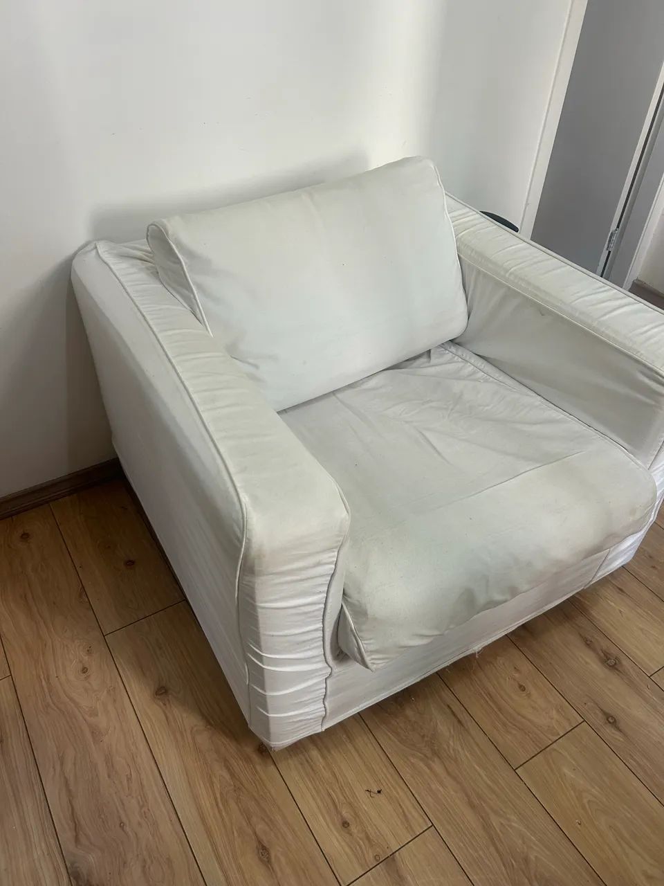 Par de Poltronas de Couro Brancas com Capa Removível - Muito Confortáveis - Foto 2