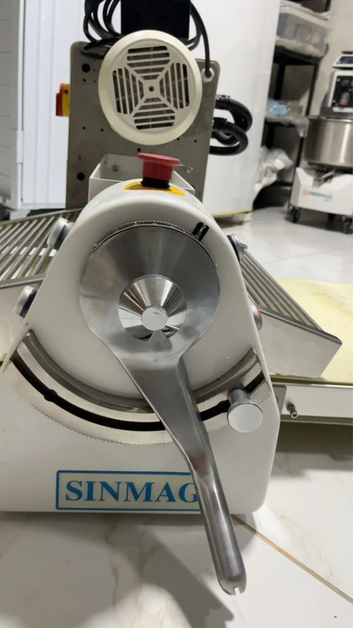 Laminadora de Folhados SINMAG, super oportunidade!!! - Foto 2