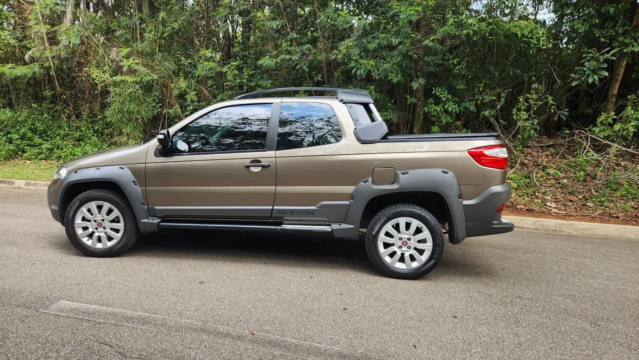Fiat Strada Adventure1.8/ 1.8 Locker Flex CD 2014 - Foto 3
