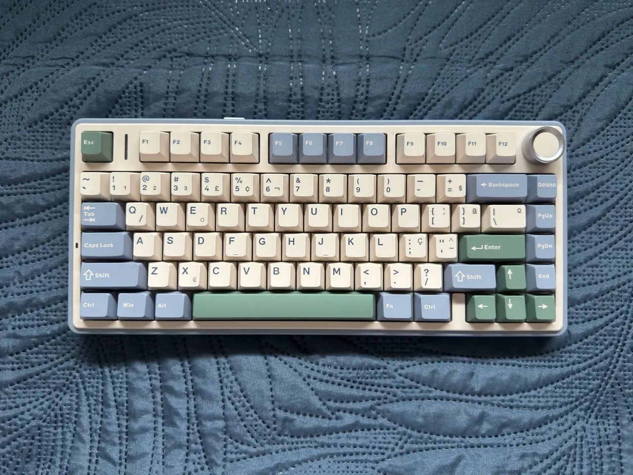 Teclado Mecânico Aula F75