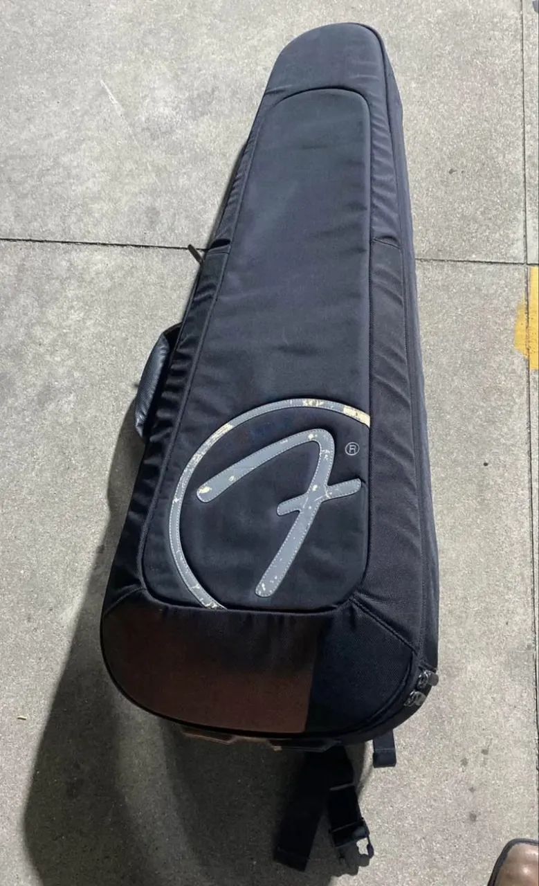 Capa guitarra ? 65192845191683123