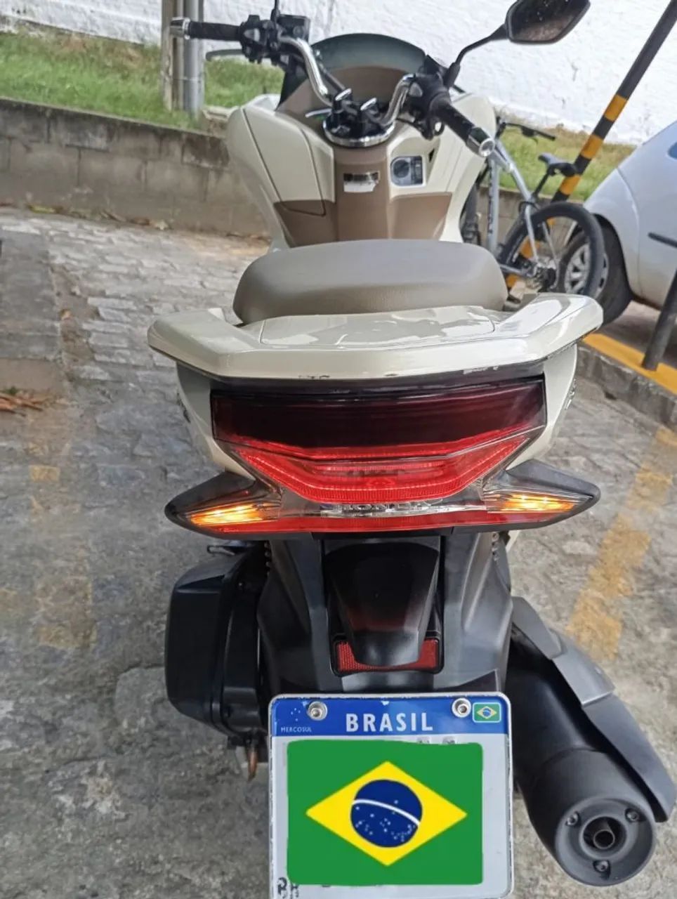 PCX DLX AUTOMÁTICA 150C - Foto 3