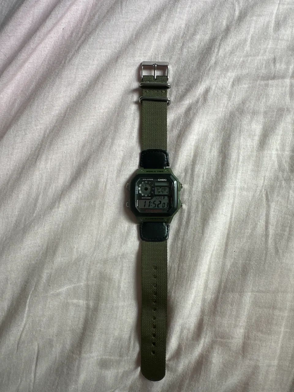 Relógio Casio AE-1200 Verde Militar
