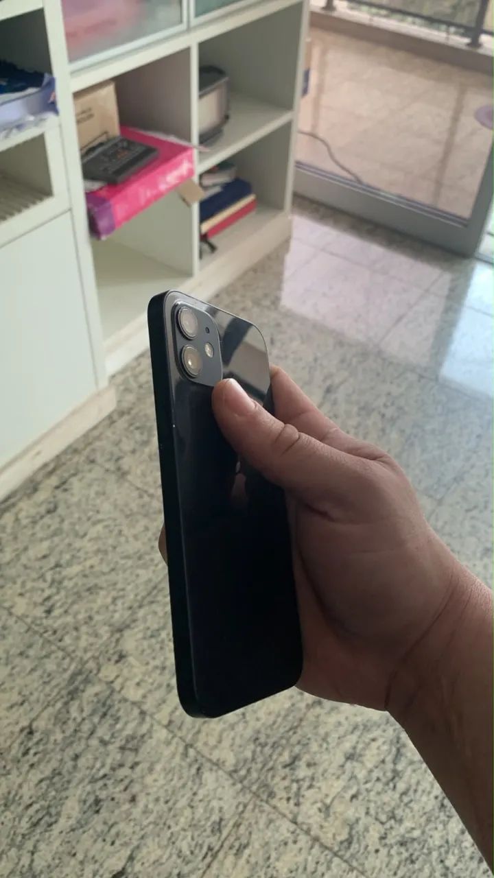 Estou vendendo um IPhone 12 impecável  - Foto 3