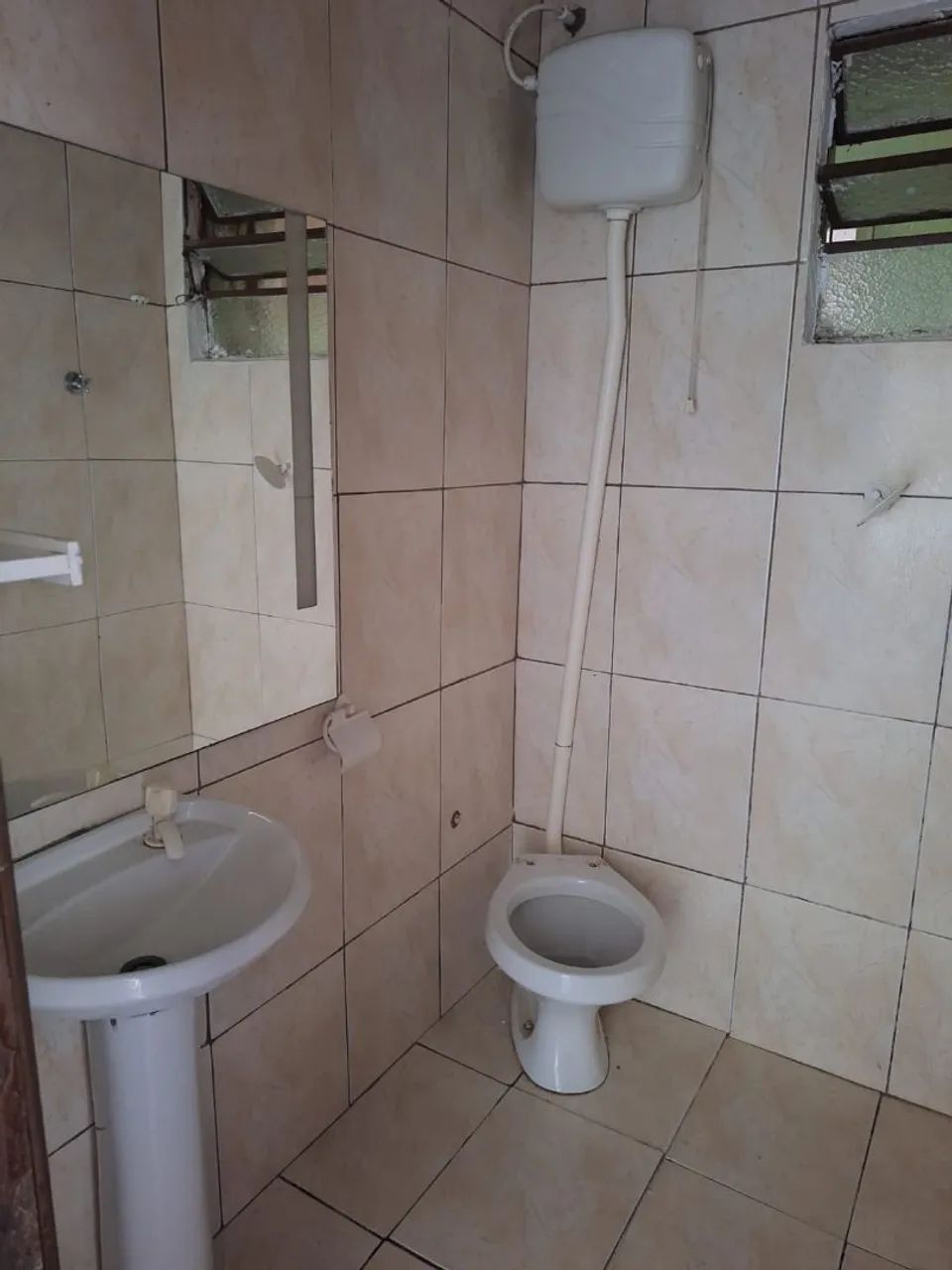 Aluguel de apto. Valor R$ 900,00.