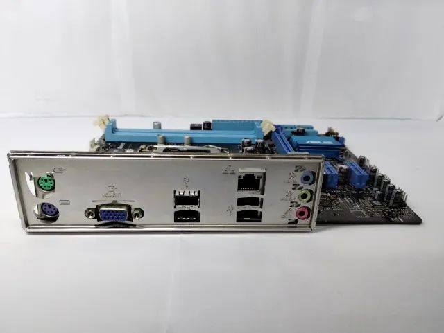 Placa Mãe Asus P8h61 m lx3 - Com Defeito - Foto 3