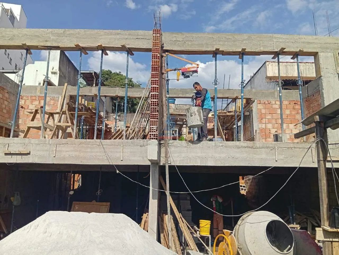 Casa Geminada de 03 quartos com Suíte e elevador no Inconfidentes - Foto 4