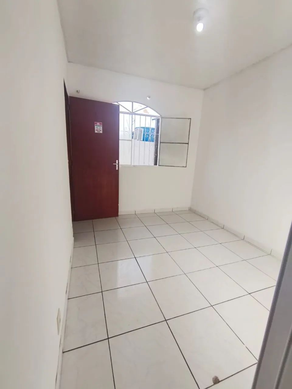 //Alugo casa com quintal e garagem no Nova Cidade  - Foto 5