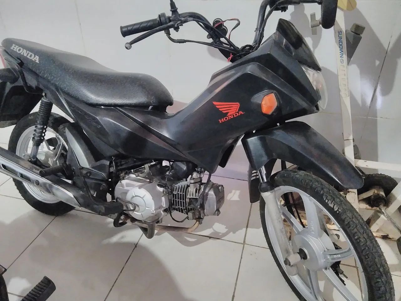 Pop muito nova feito revisão de motor