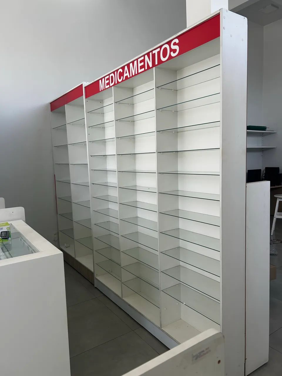 Móveis farmácia 