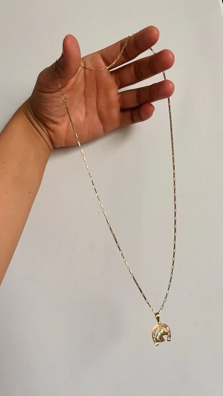Vende-se colar de ouro com pingente 