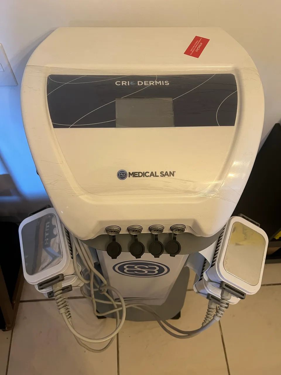 Criolipolise com 6 placas funcionando perfeitamente máquina impecável  com Nota fiscal 