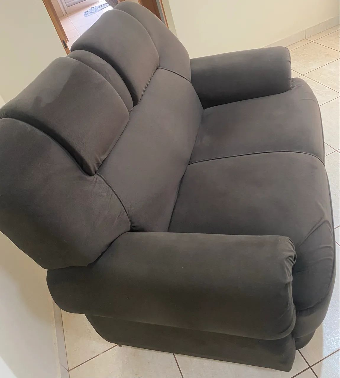 Vendo 1 sofá pouco tempo de uso  - Foto 4