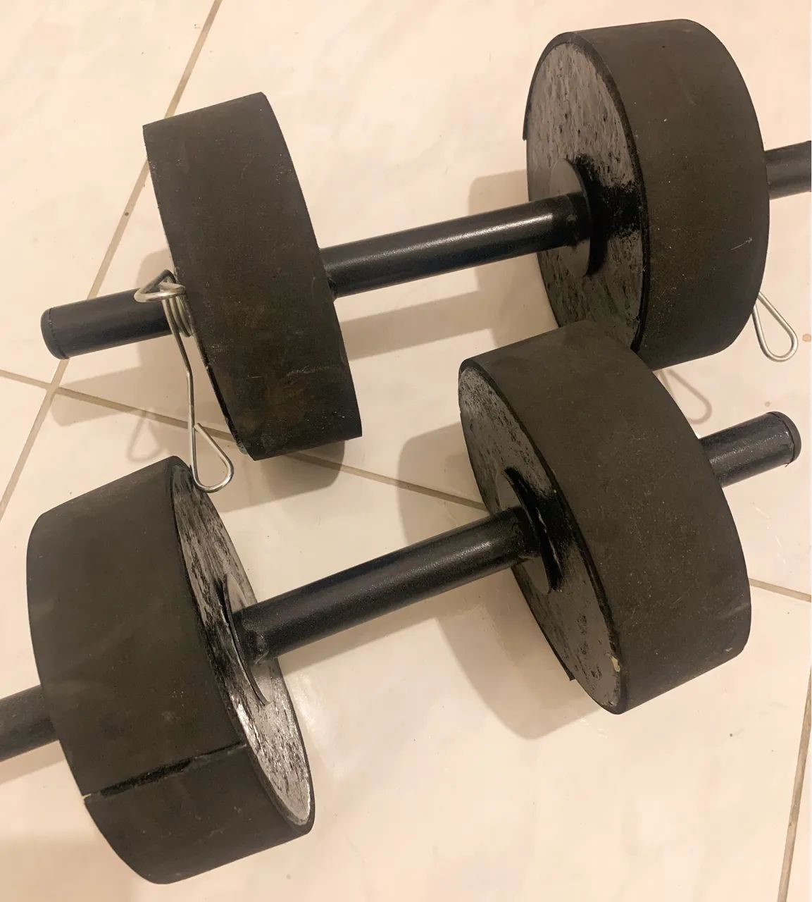 Kit anilhas 2kg e 3kg e barra oca 