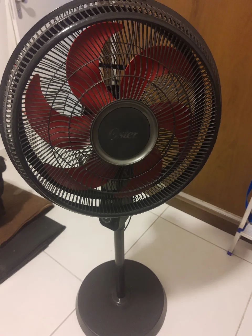 Ventilador Oster 40cm  com - DEFEITO.