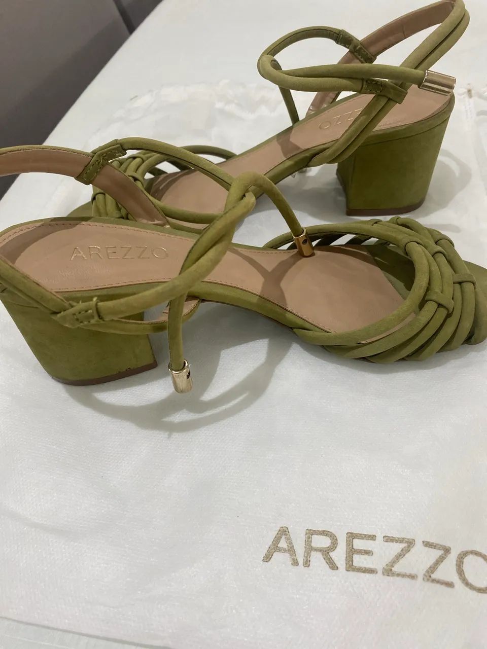 Sandália Arezzo linda e confortável  - Foto 2