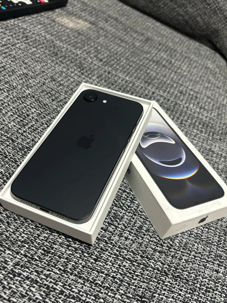 iPhone 16e