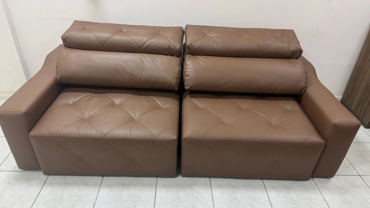 Sofá 2,5m courino