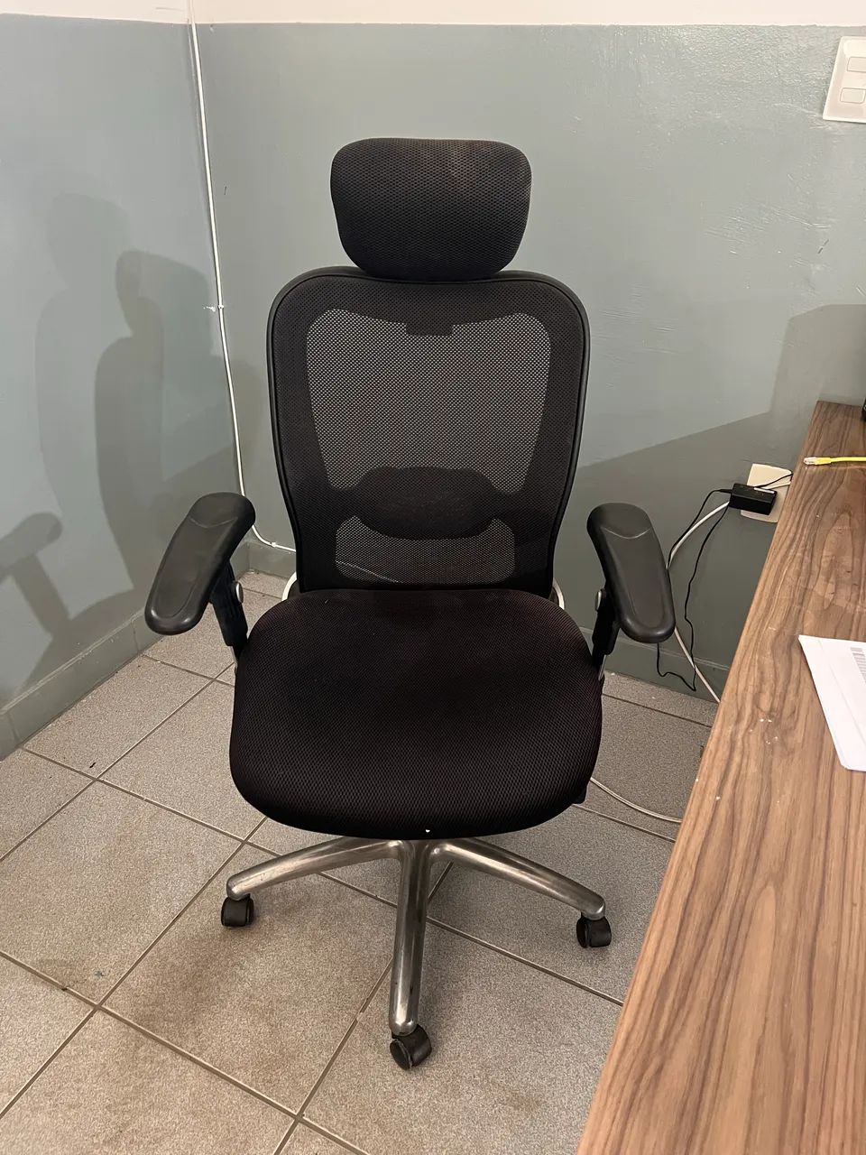 Vendo mesa e cadeira para escritório  - Foto 2