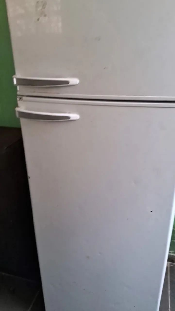 Geladeira com defeito  - Foto 2