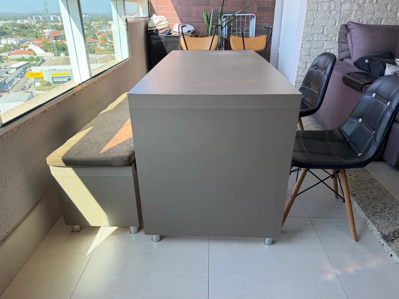 Mesa + cadeira + banco estofado