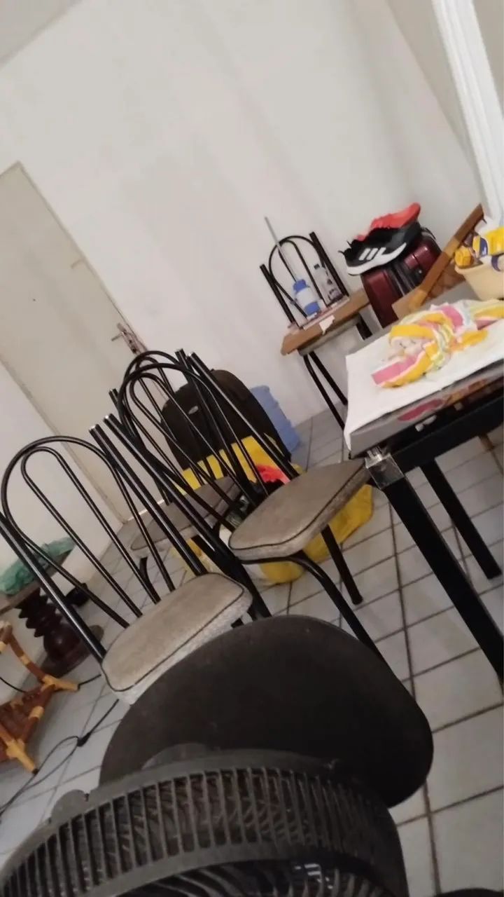 Vendo mesa de vidro preta  - Foto 2