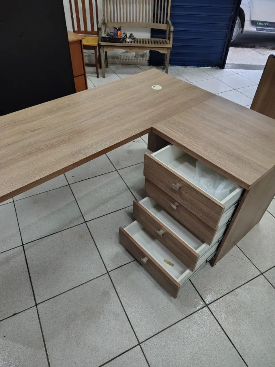 Mesa de Escritório em L com 4 Gavetas