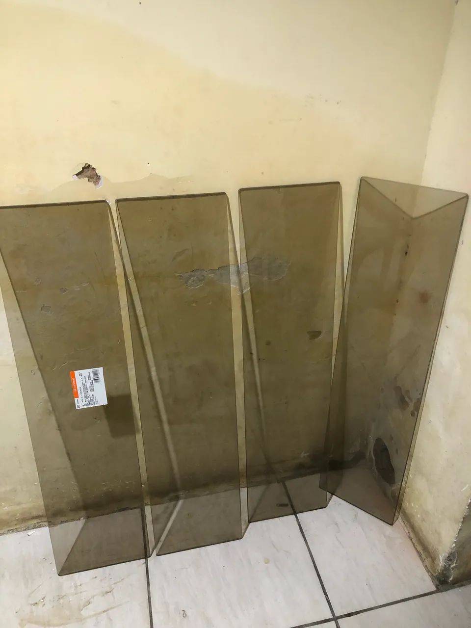 Prateleiras de vidro laminado