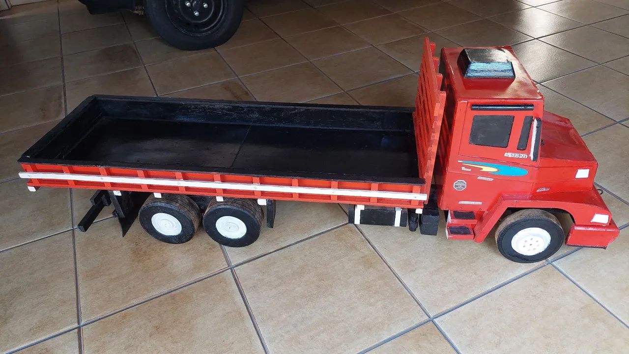 Caminhão de Brinquedo feito em Madeira - Foto 5
