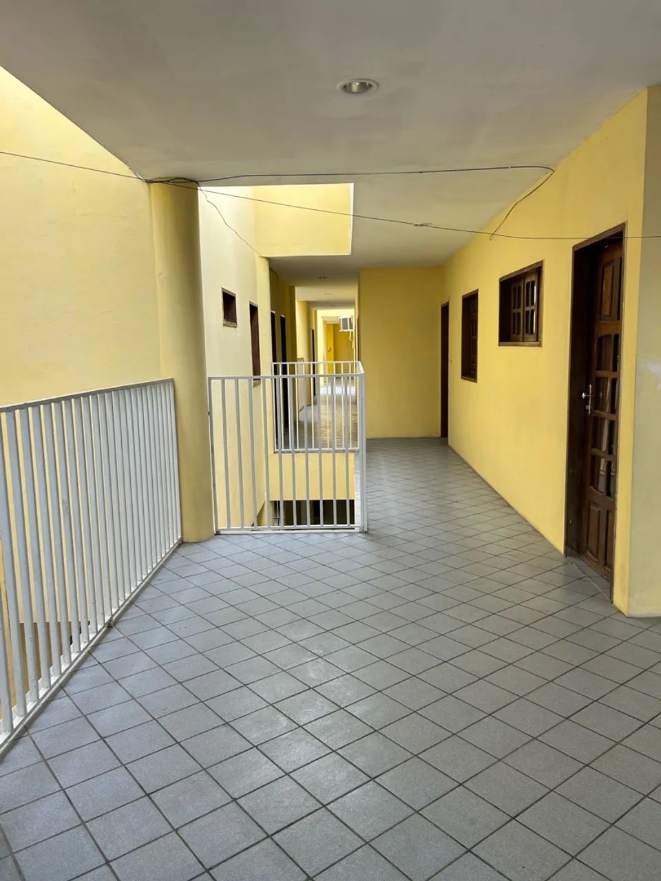 Aluga se salas comercias e um apartamento - Foto 3
