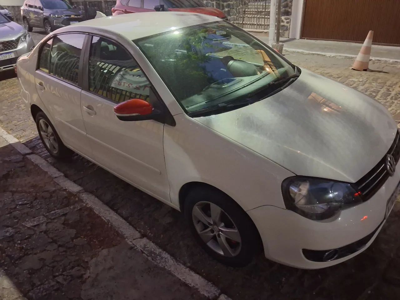 Volkswagen Polo Polo Sed. COMFORT. 1.6 Mi Tot. Flex 8v 2014