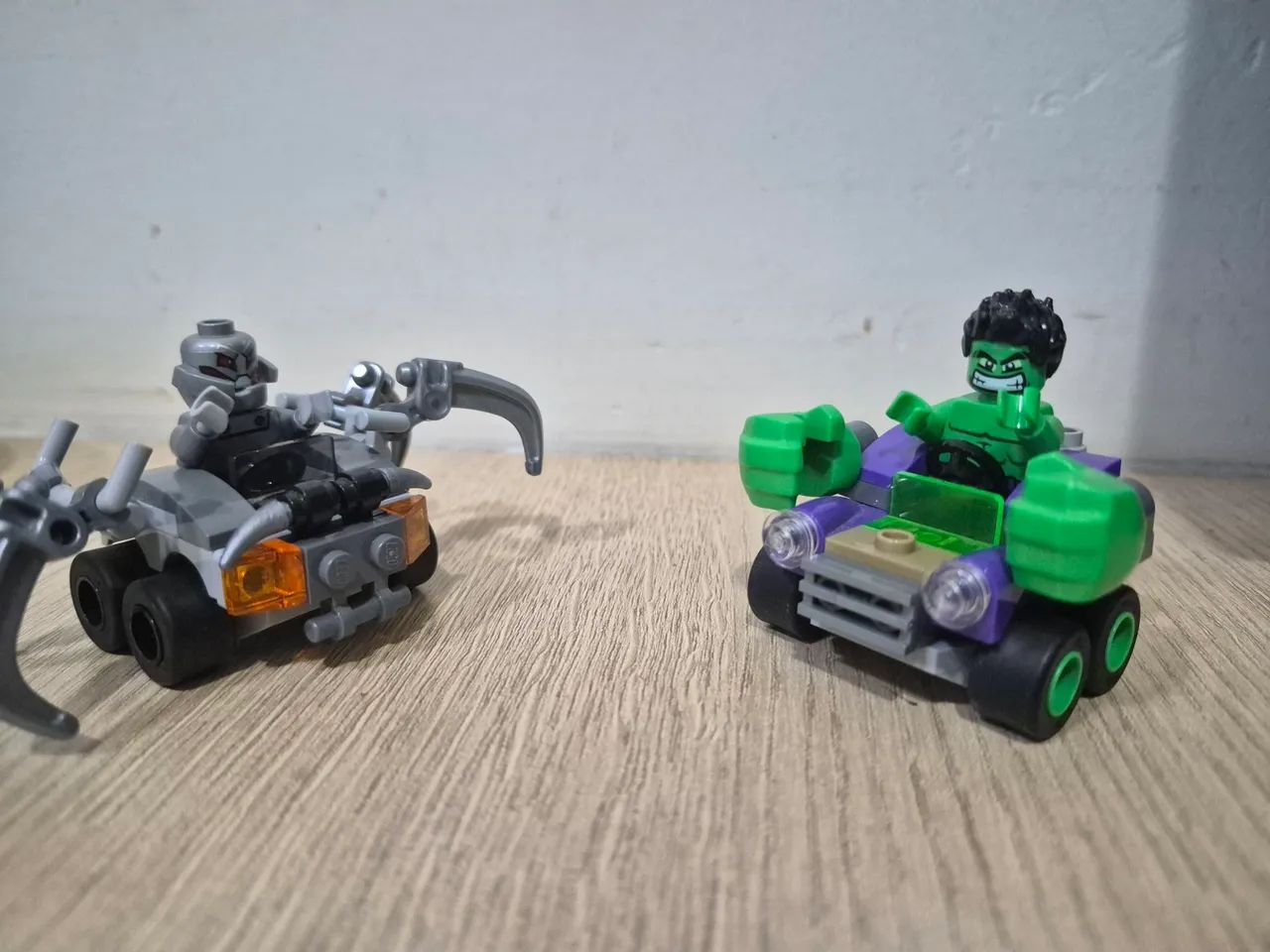 LEGO Mighty Micros: Hulk vs. Ultron (set 76066) original