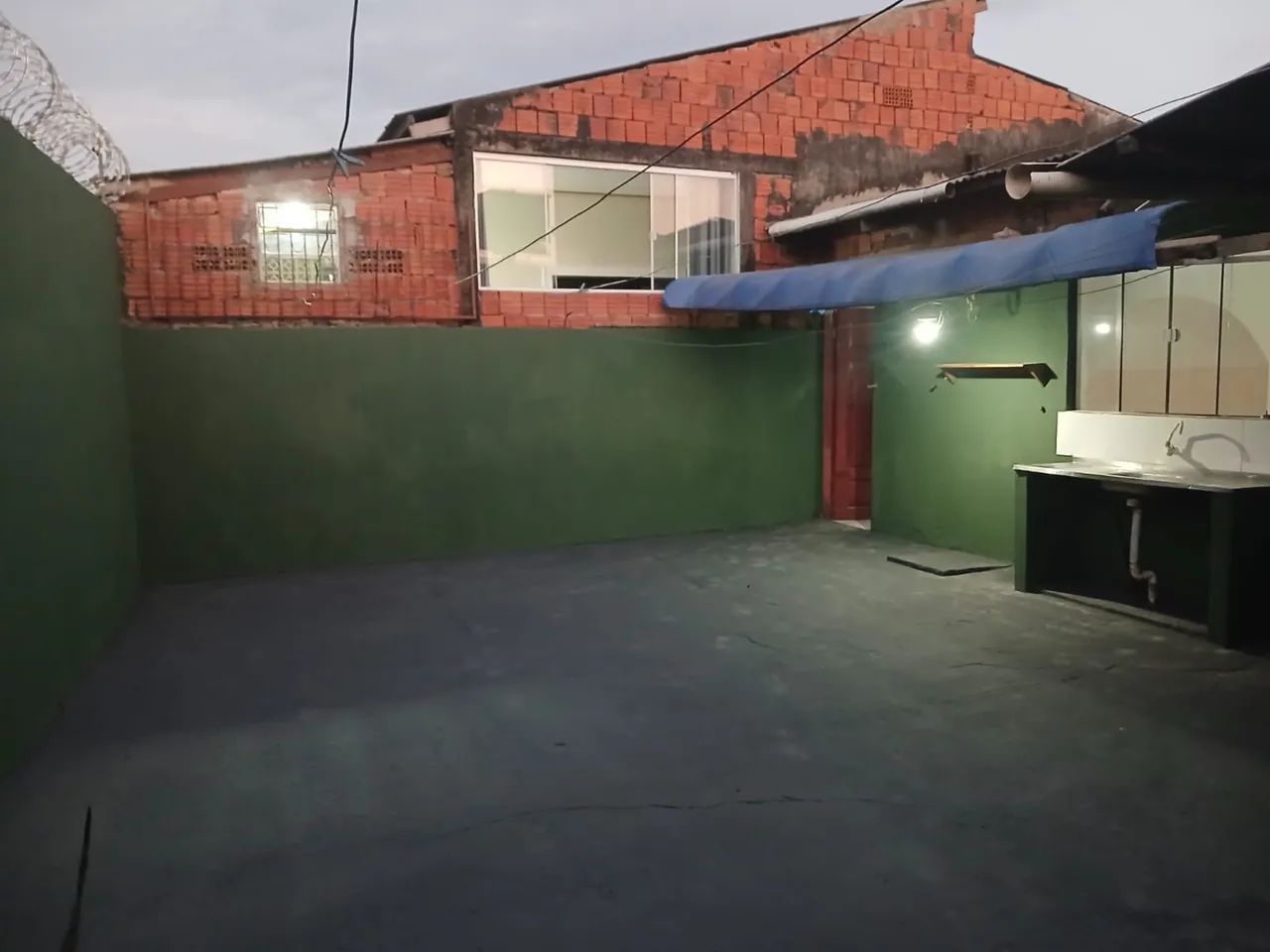 Aluga -se casa com ponto comercial  - Foto 4