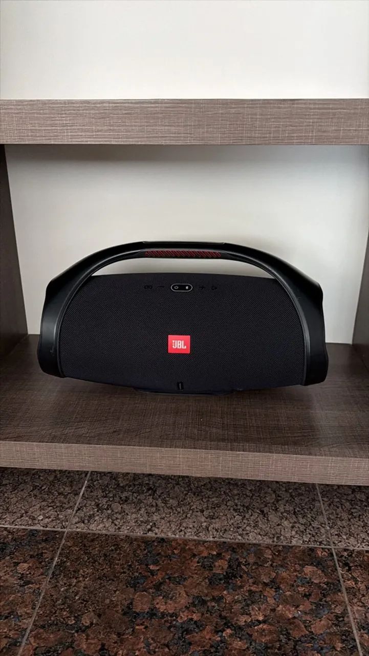 JBL bombox 