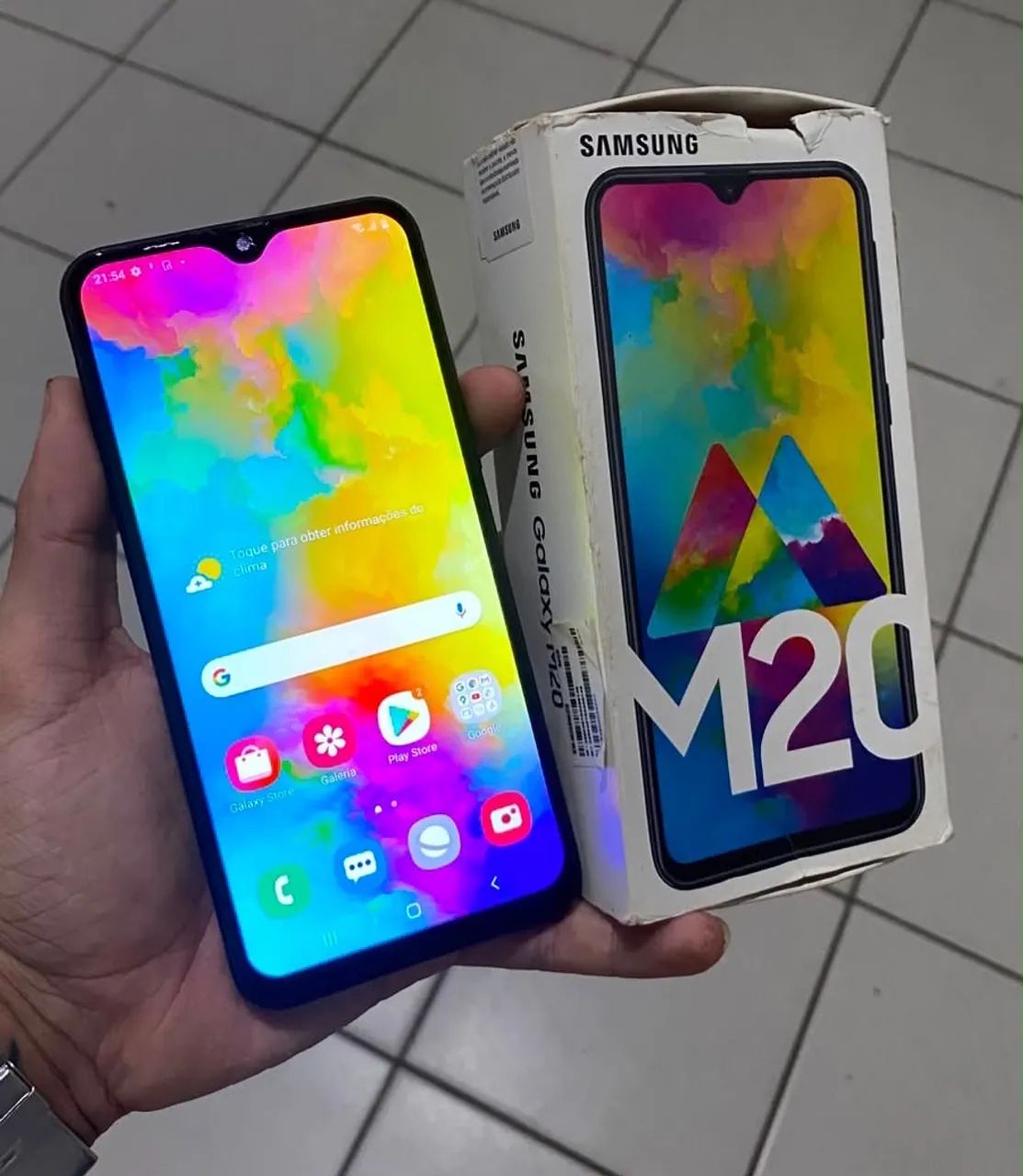 Samsung M20