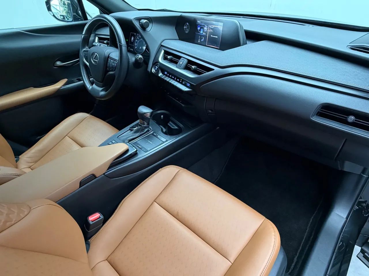 Lexus UX-250h Dynamic 2.0 16V Aut.(hybrid), foto 10 de 20