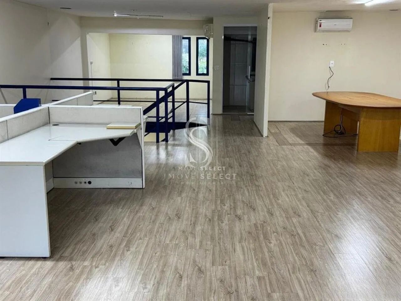 Edifício Morumbi Business Center - Conjunto Comercial de 250m² com 14 salas, 2 banheiros e