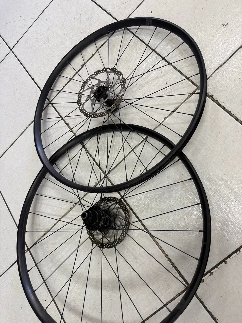 Par Rodas Shimano Micro boost  - Foto 4