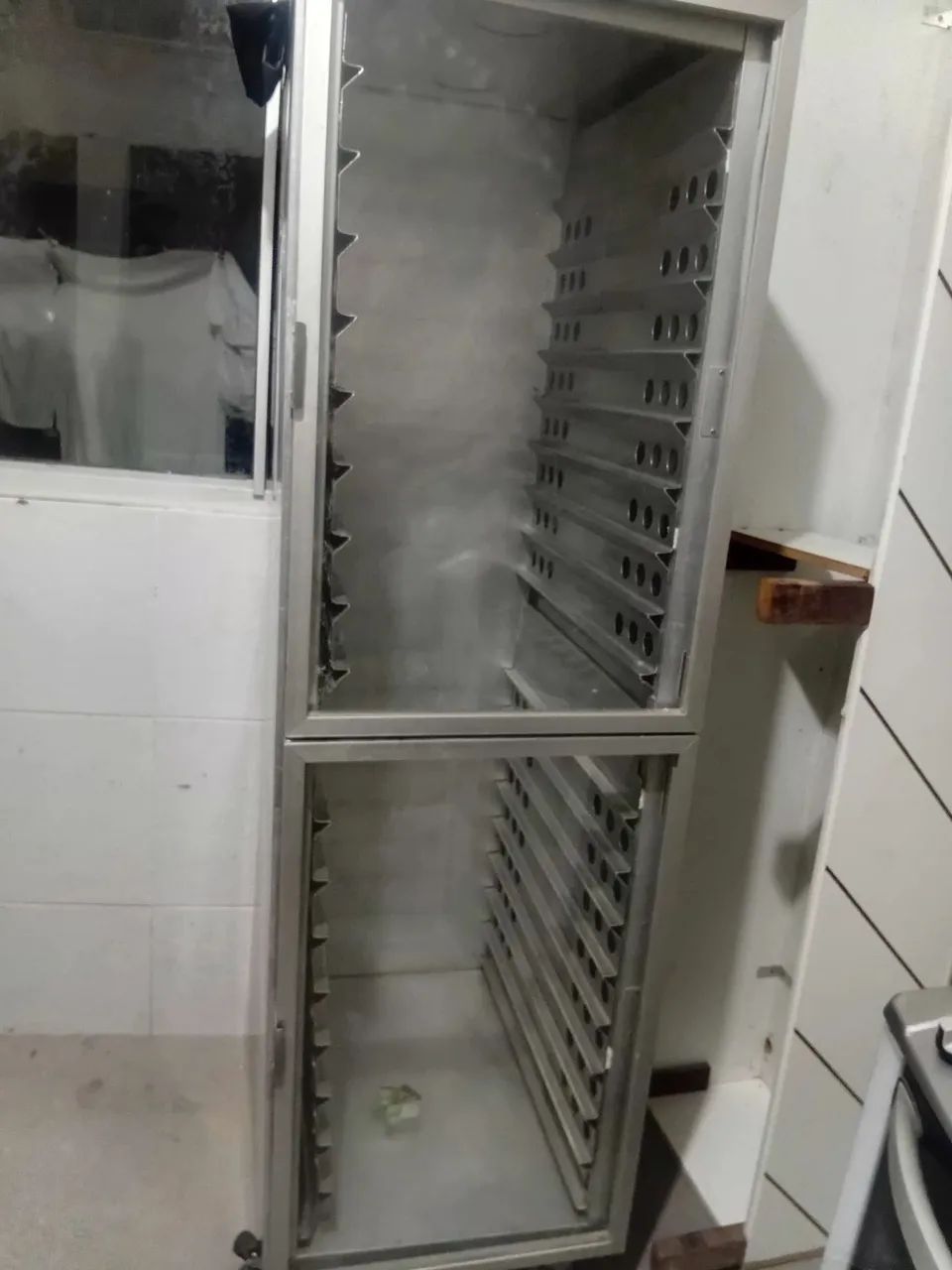 Armário de pão 65590991061506120