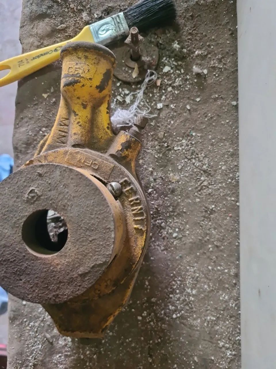 Tarracha Manual FERNIV tipo Armstrong p/ rosca em cano de ferro - antiga (peça robusta) - Foto 3