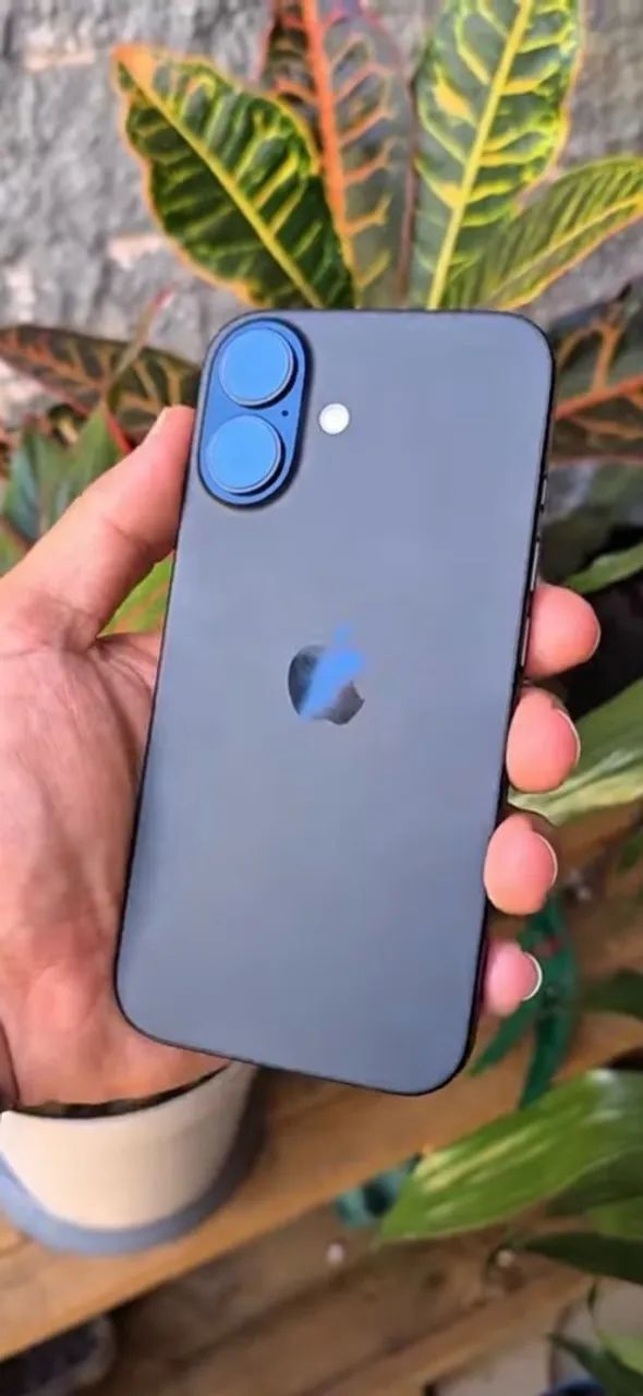 iPhone 16