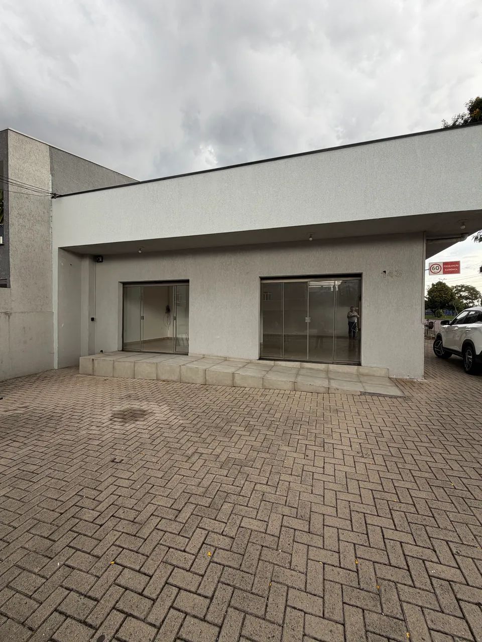 Alugo espaço comercial - Pinheirinho