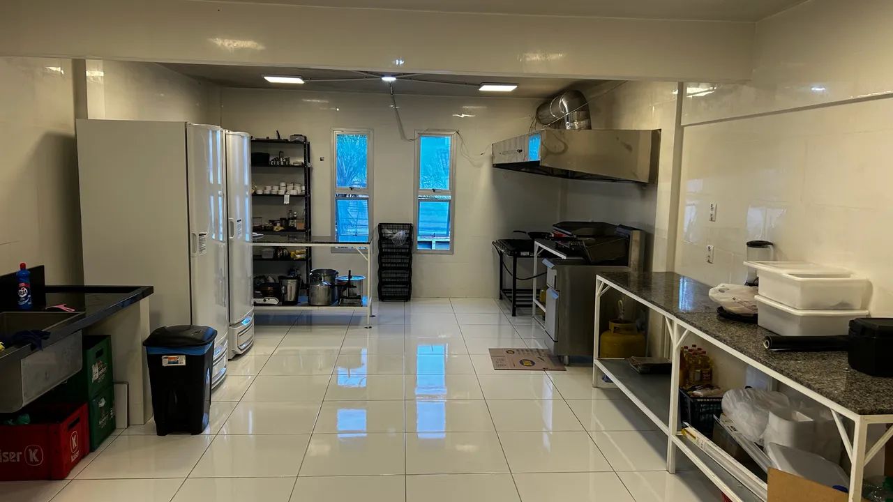 Alugo : cozinha equipada : na praia da Costa !tem salão  - Foto 2